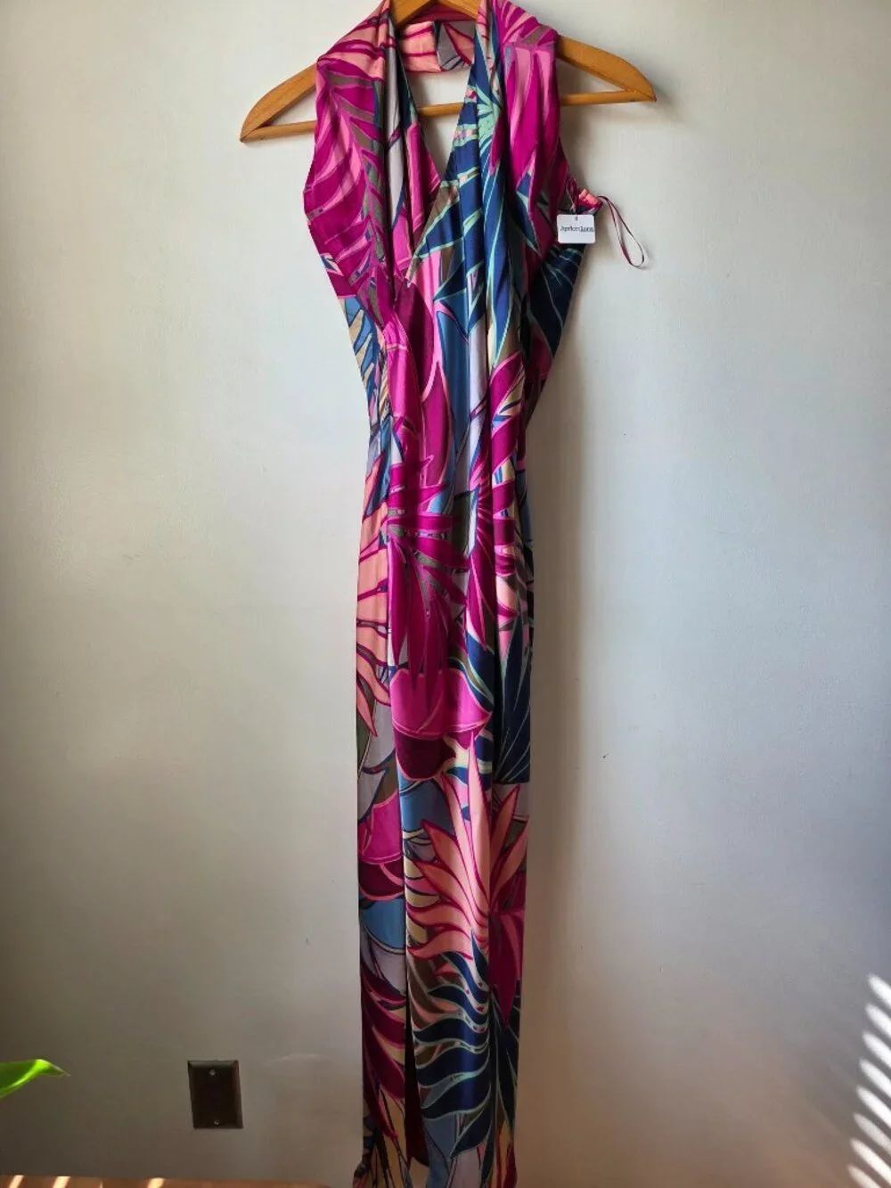 NWT DRESS FORUM PRINTED HALTER NECK SURPLICE MAXI SATNI DRESS SIZE M